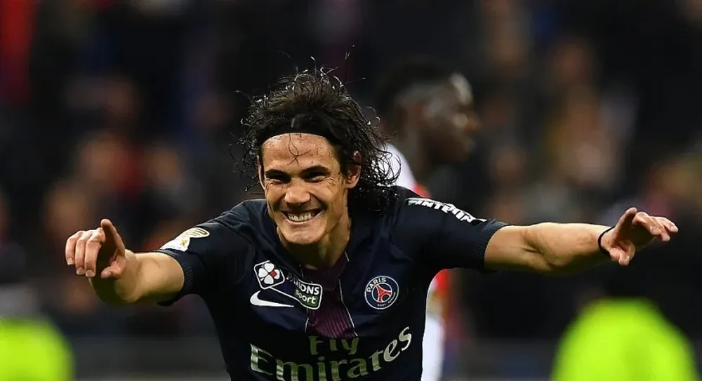 Edinson Cavani jugará la final de la Supercopa frente al Mónaco.