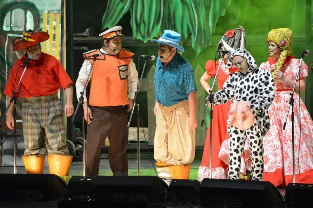 Los humoristas de San José, Sociedad Anónima, en el Teatro de Verano.