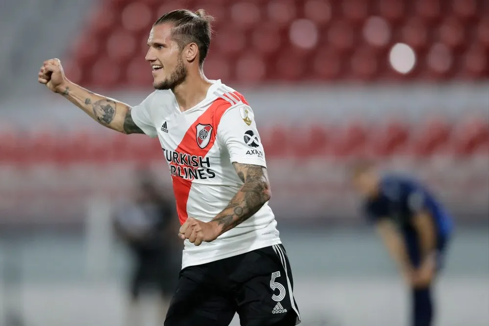 Bruno Zuculini entró y mojó