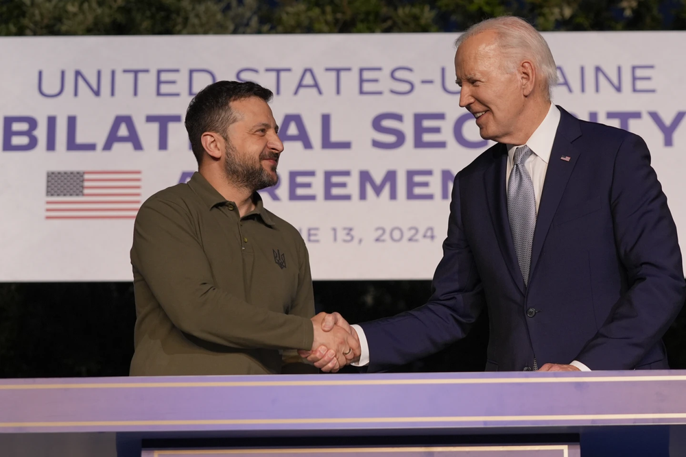 Biden y Zelensky - AP.webp