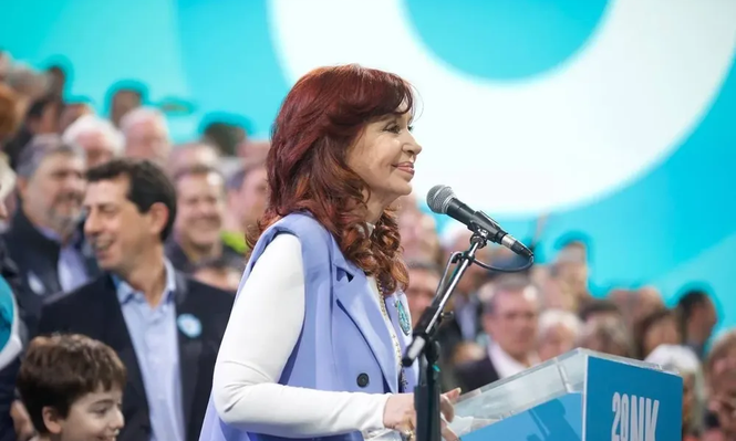 Llermanos invoca su derecho constitucional “a tener la opción de votar a Cristina Kirchner”.