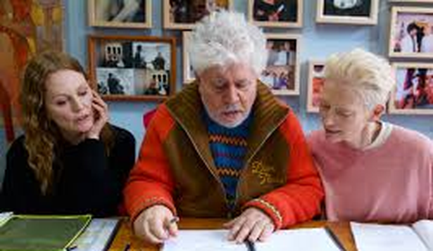 Julianne Moore, Pedro Almodóvar y&nbsp;Tilda Swinton﻿