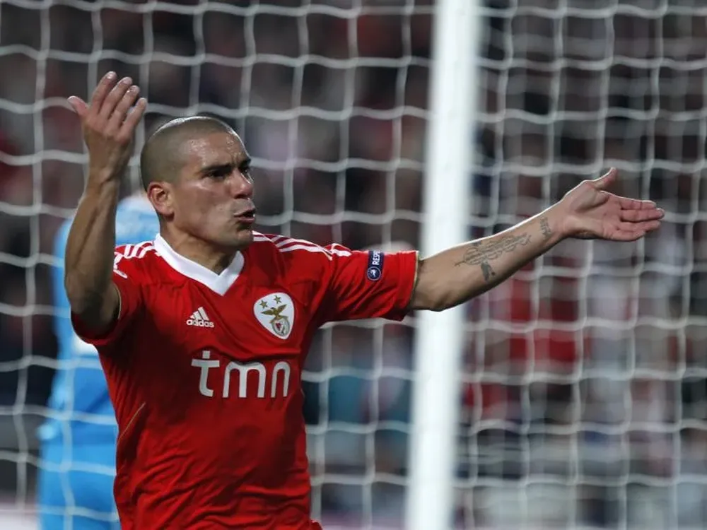 El Mono festeja el primer gol de Benfica