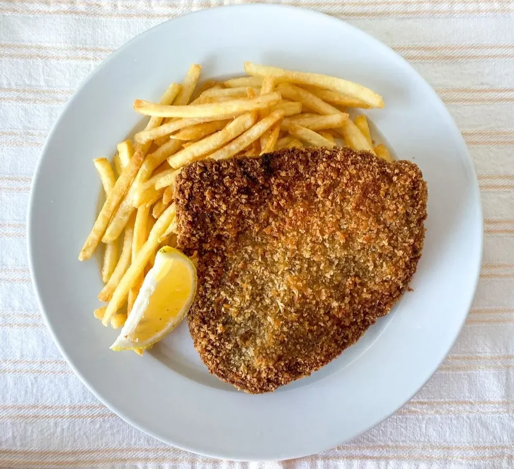 Milanesa con papas fritas