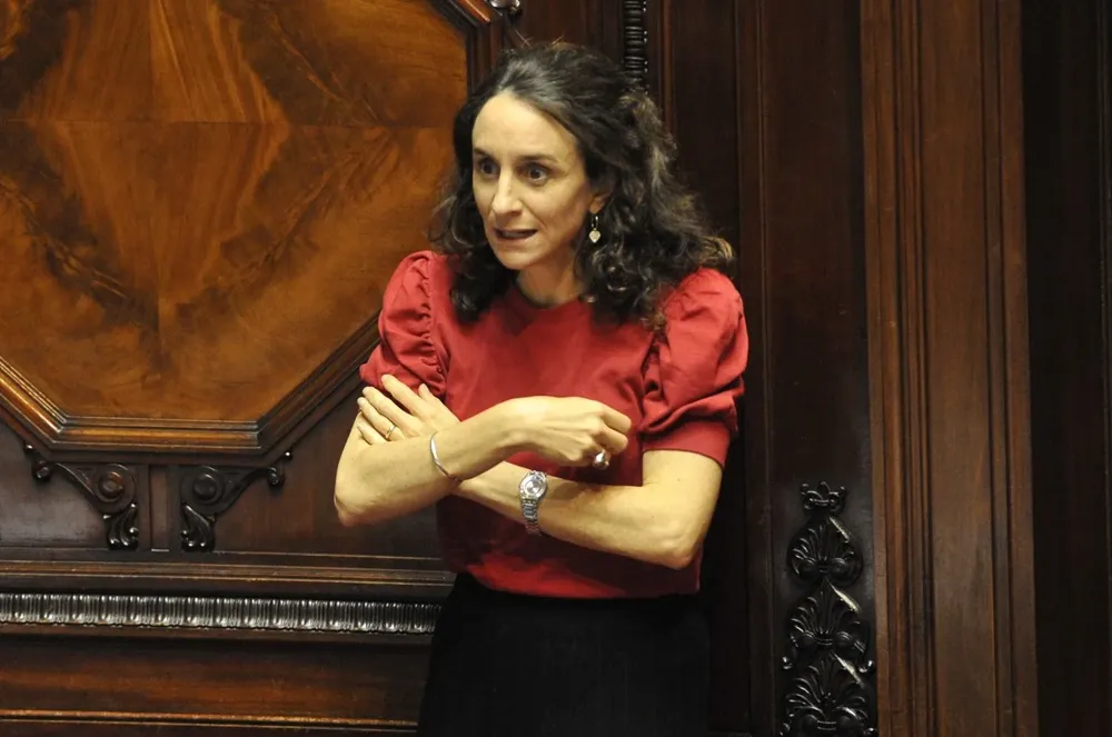 Carmen Sanguinetti (PC) rechazó votar los artículos 4 y 6 del proyecto.