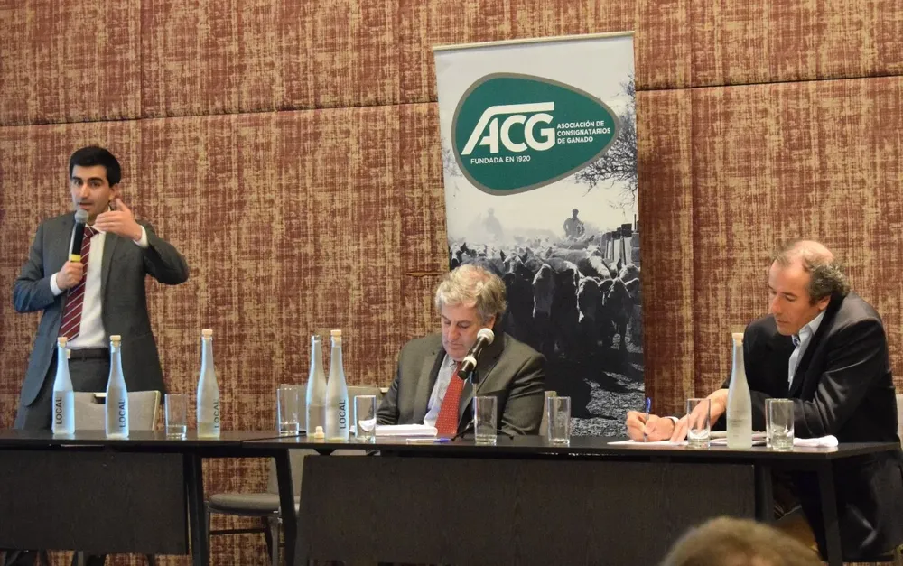 Álvaro Pereira, Conrado Ferber y Diego Arrospide en la reunión de la ACG.