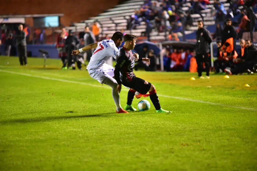 Disputa de la pelota en el Parque Central