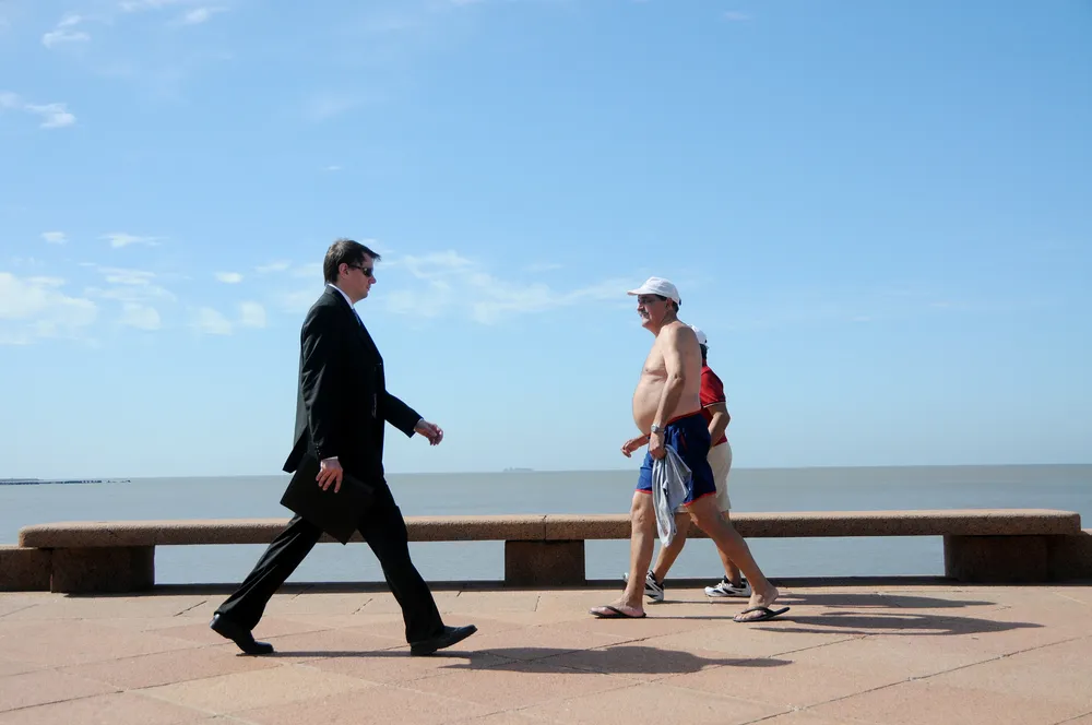Viernes 4. Rambla del Parque Rodó. Envidia podría titularse la foto