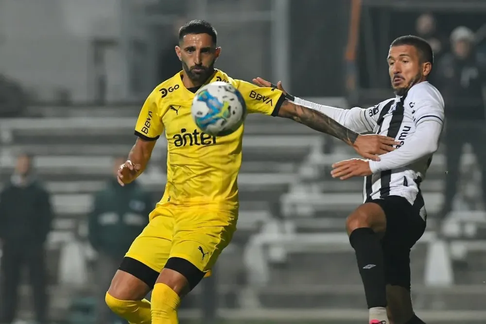Hernán Menosse fue amonestado en Peñarol ante Wanderers
