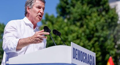 Alberto Núñez Feijóo en la multitudinaria manifestación en Madrid le exige a Pedro Sánchez: Ríndase a la democracia, convoque elecciones