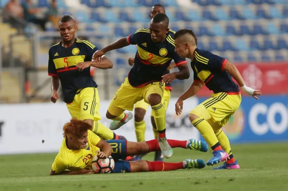 Escena del partido entre Colombia y Ecuador