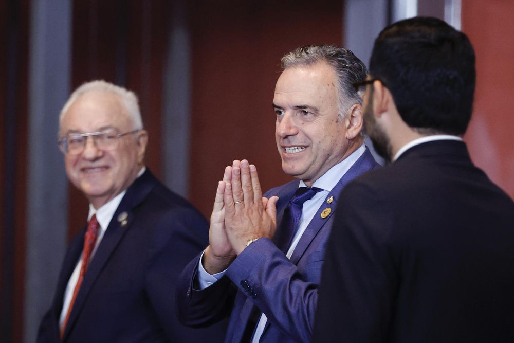 e2f9e78f6157bb2b54a63d13b556ecc5773bfcaaw (1)