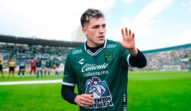 Nicolás Vallejo debutó en León de México mientras lo siguen esperando en Peñarol