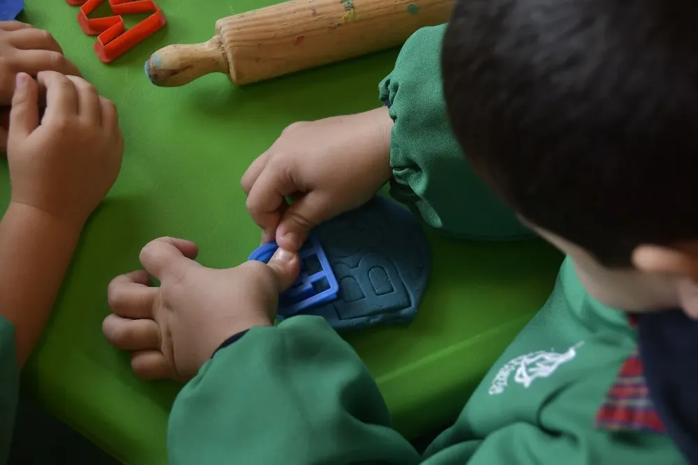 Entre los más pobres, solo el 65% asiste a la educación a los tres años.