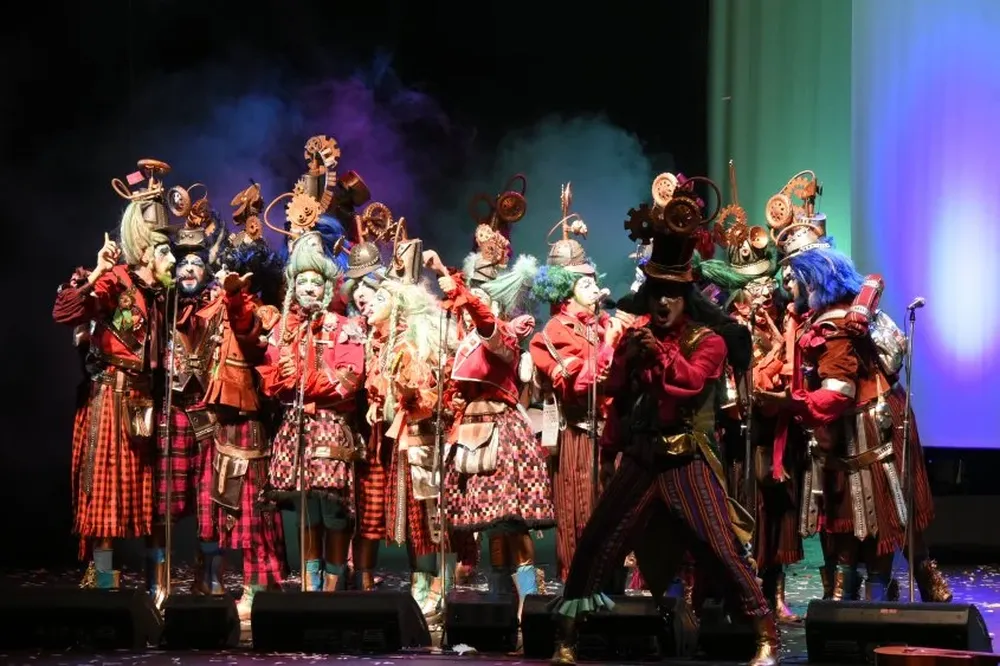 Cayó la Cabra durante una de sus presentaciones en el Teatro de Verano.