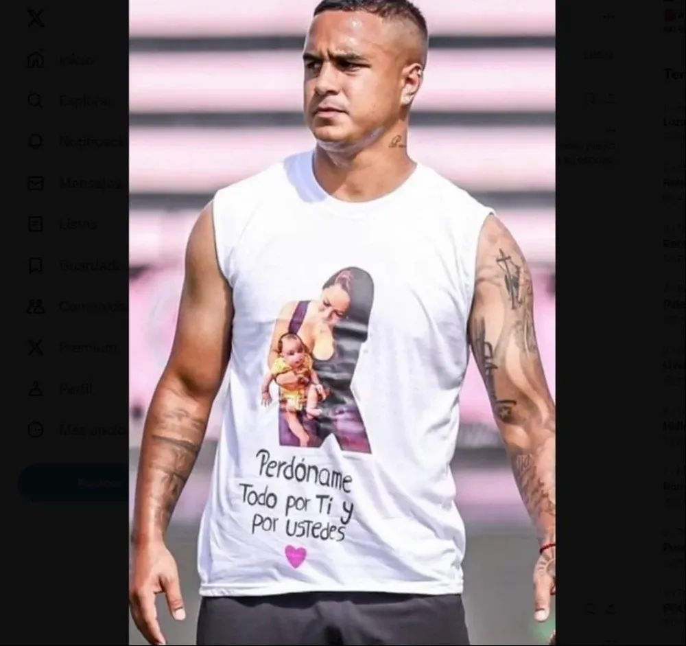 Jesús Barco con su remera