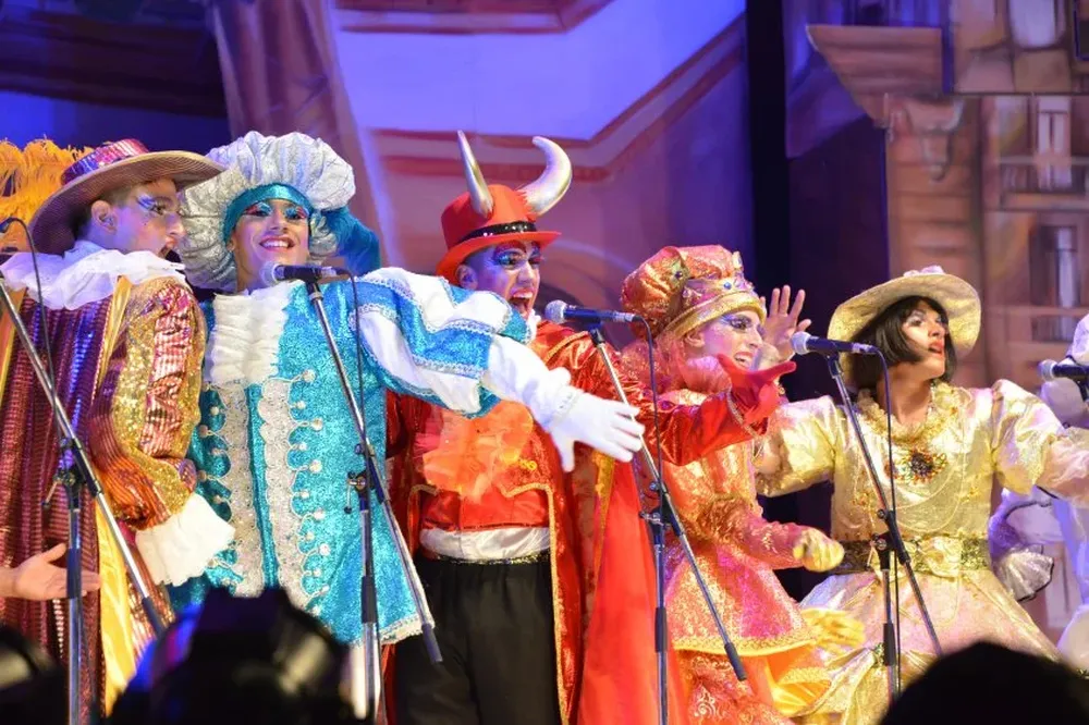 Los parodistas Zíngaros durante su actuación en el Teatro de Verano.