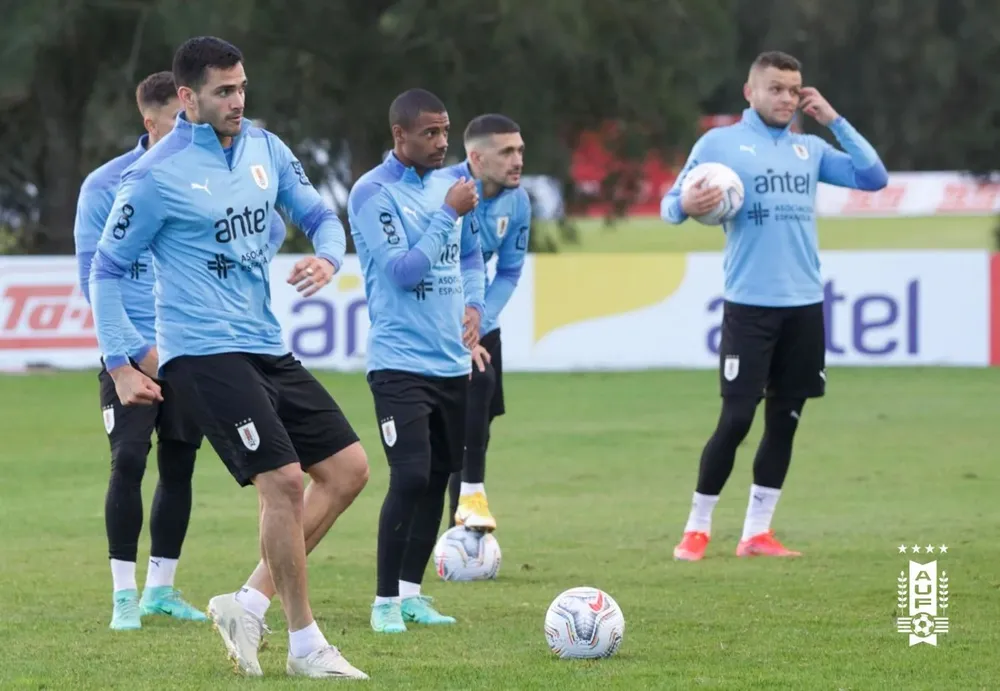 Maxi Gómez, De La Cruz y Jonathan Rodríguez