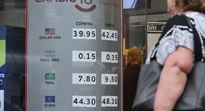 En la pizarra del BROU el dólar cerró por debajo de los $ 40 en la punta compradora.