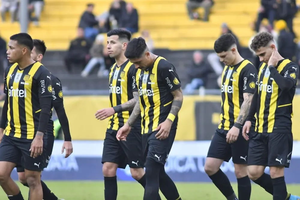 Peñarol se retira con la cabeza gacha ante Cerro Largo