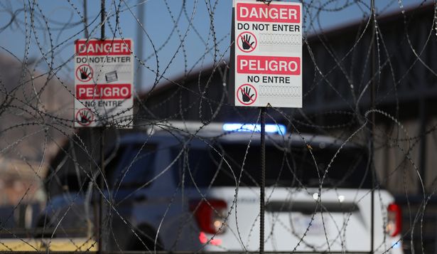 Carteles en la frontera con México