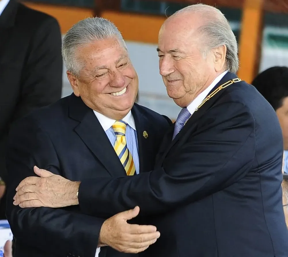 Joseph Blatter junto al ecuatoriano Chiriboga, requerido por la Justicia de EEUU