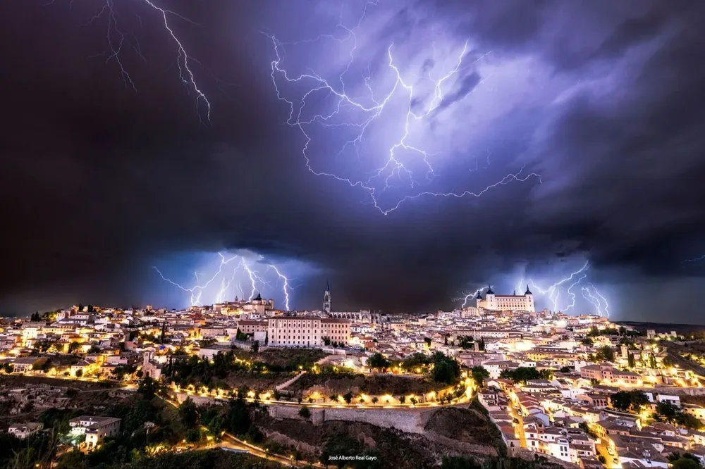 Esta ciudad te dará más que un susto para Halloween.