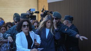 La periodista Maribel Vilaplana al ingresar al juzgado de Catarroja.&nbsp;