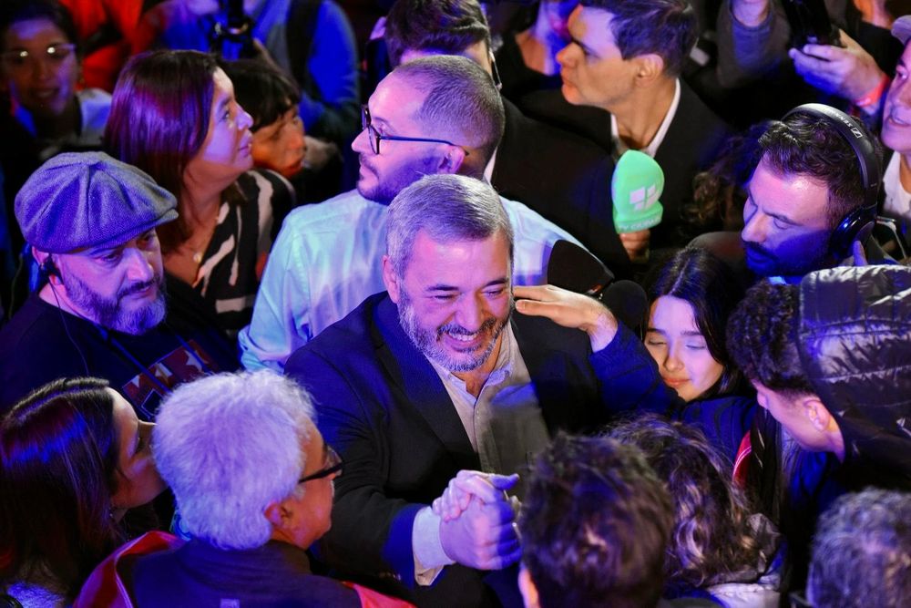 Mario Bergara es el nuevo intendente de Montevideo, festejos en la sede del Frente Amplio