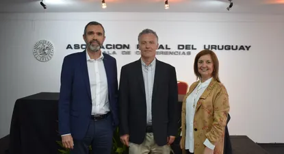Alberto Charro (presidente ejecutivo de BBVA), Eduardo Blasina y Rosario Corral (directora comercial de BBVA).