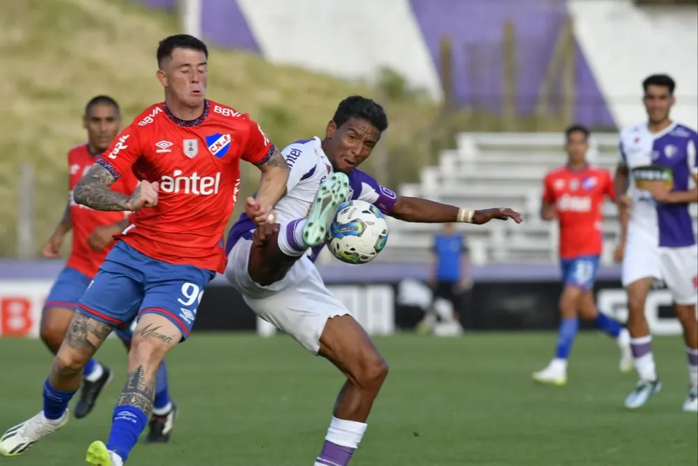 Nacional no pudo con Fénix en el Capurro