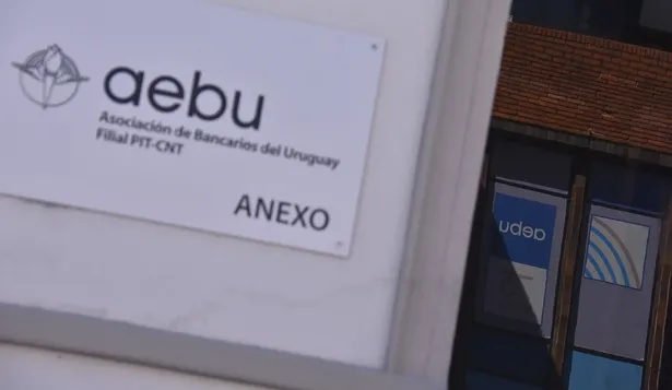AEBU defiende “solidez” del BHU y “su rol” en el acceso a la vivienda