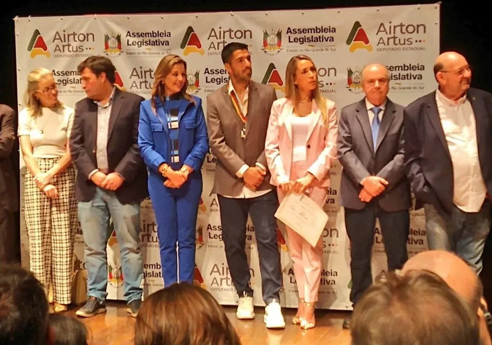 Luis Suárez y Sofía Balbi en el homenaje