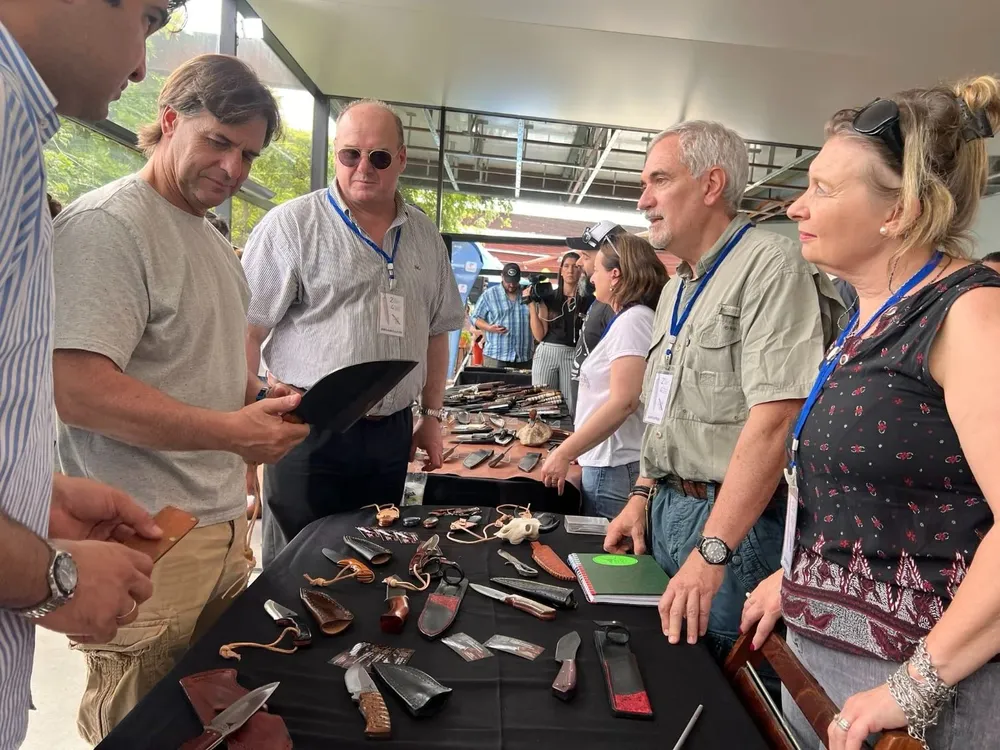 El presidente Luis Lacalle Pou en la Fiesta del Cuchillo en el Centro BIT de Colonia del Sacramento