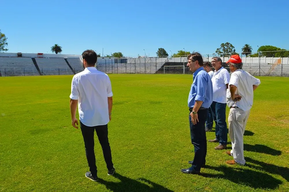 Recorrida en Jardines, donde estudian instalar red lumínica