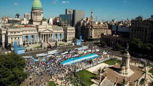 La motosierra, Cristina se va presa, no hay plata: los cantos y las imágenes del primer discurso de Javier Milei