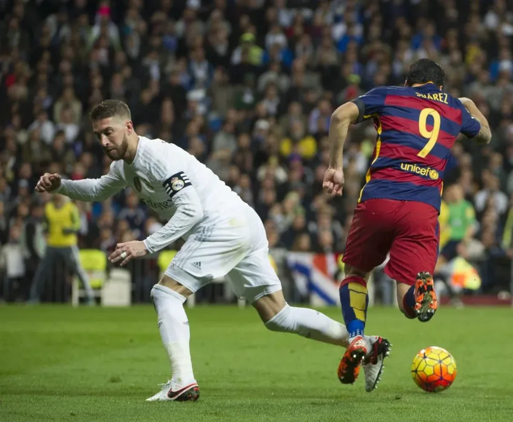 Ramos y Suárez, uno de los pleitos que se dará en el clásico de este sábado.