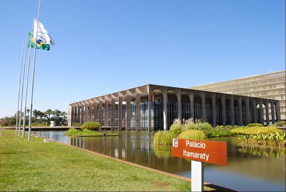 La Cancillería brasileña expresó su convencimiento de que las instituciones regionales son los foros apropiados para dirimir el conflicto.