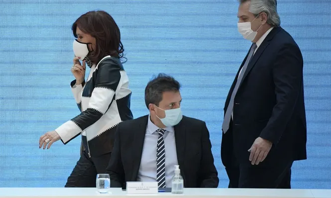 La vicepresidenta Cristina Fernández, Sergio Massa y el presidente argentino, Alberto Fernández