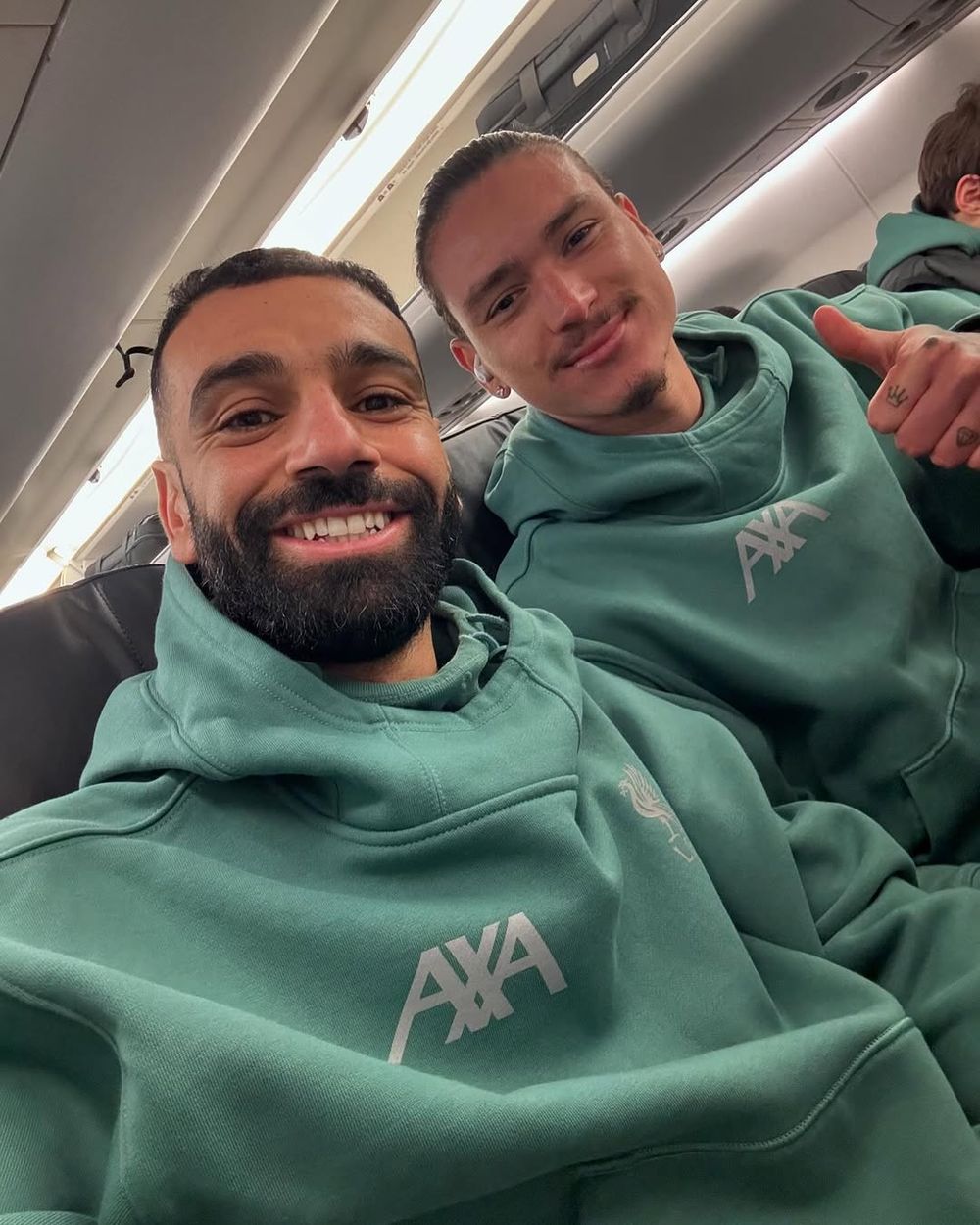 Mohamed Salah se tomó una selfie con Darwin Núñez tras sus dos goles para la victoria de Liverpool