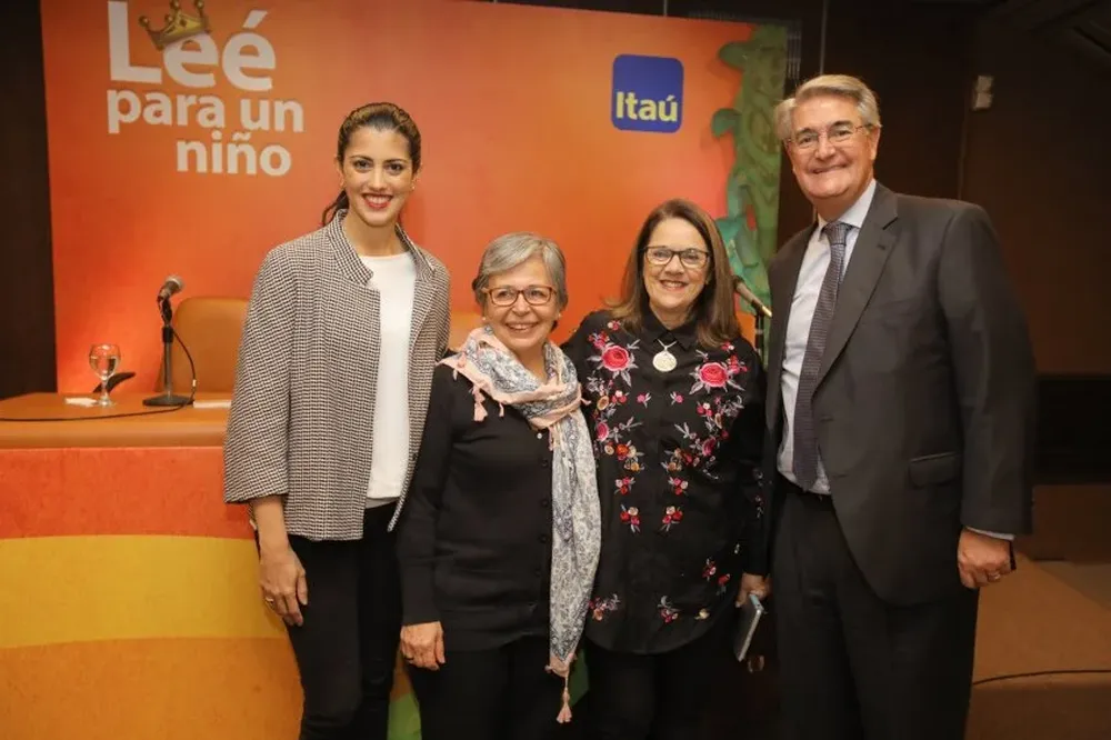 Lucía Cabanas, Pilar Barreiro, Nirpe Collazo y Horacio Vilaró