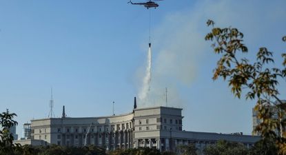 Rusia atacó al corazón del gobierno de ucrania por primera vez desde el inicio de la guerra hace 3 años.