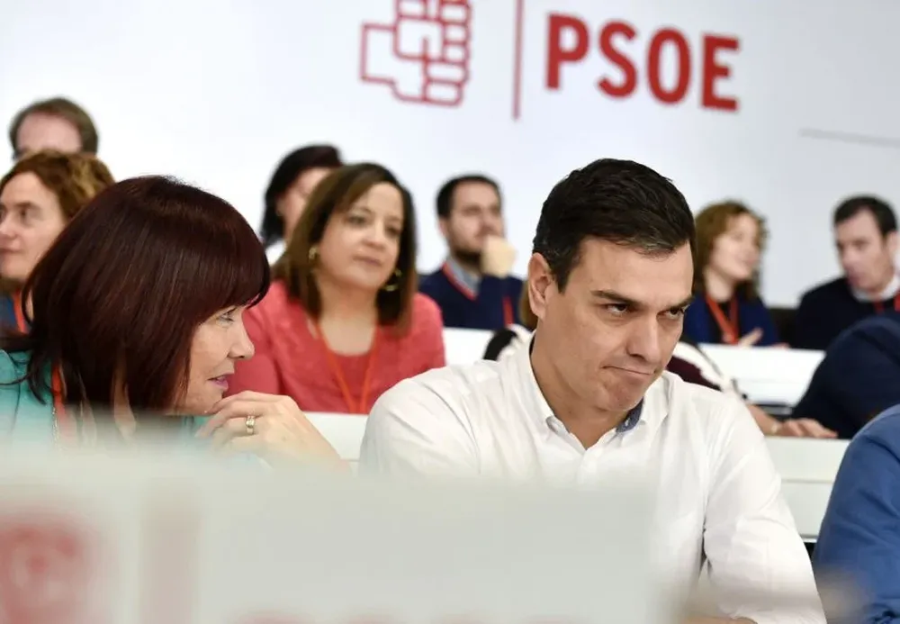 Pedro Sánchez, secretario general del PSOE, generó fricciones por su propuesta de alianza con Podemos.