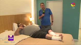 Ernesto, uno de los participantes, afectado por una dolencia en sus piernas
