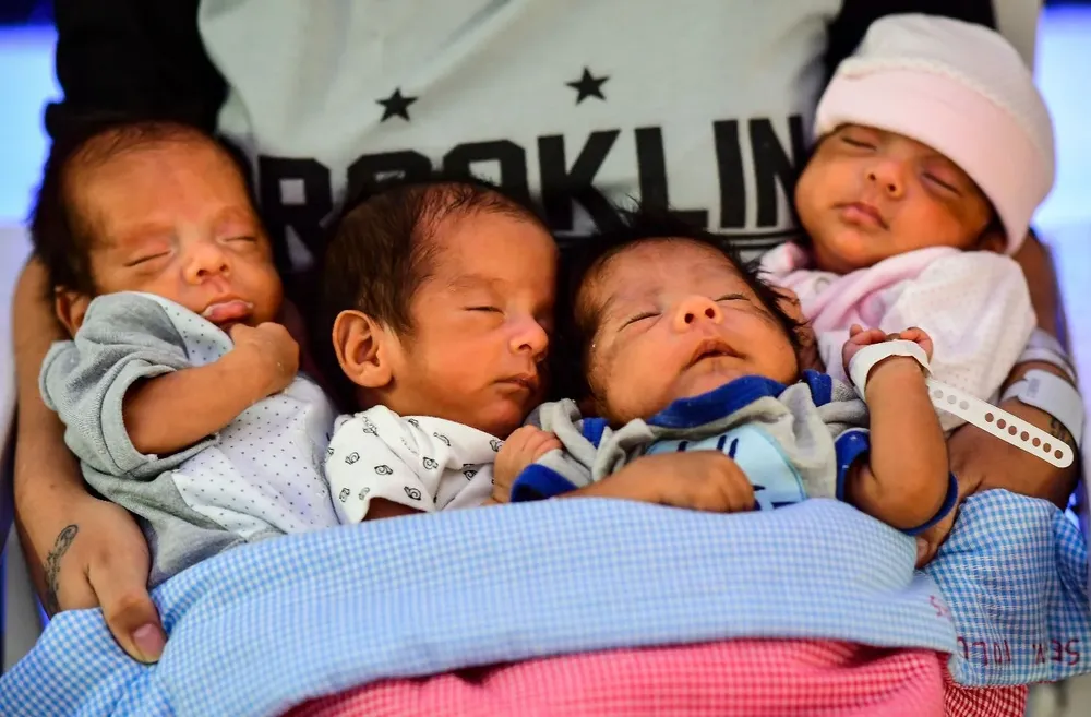 Cuatrillizos que nacieron en Buenos Aires durante la pandemia
