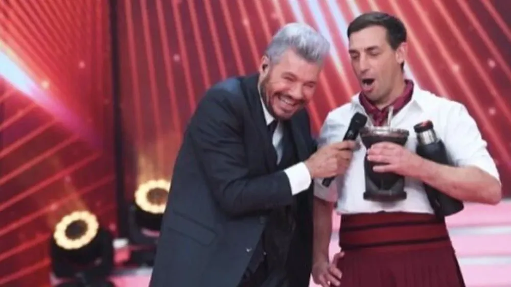 Tinelli y Maxi de la Cruz en el Bailando