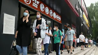 En China, los alumnos que tienen que hacer malabares con sus múltiples cursos y clases son apodados polluelos sobreexcitados, en referencia a la hiperestimulación permanente promovida por sus padres.
