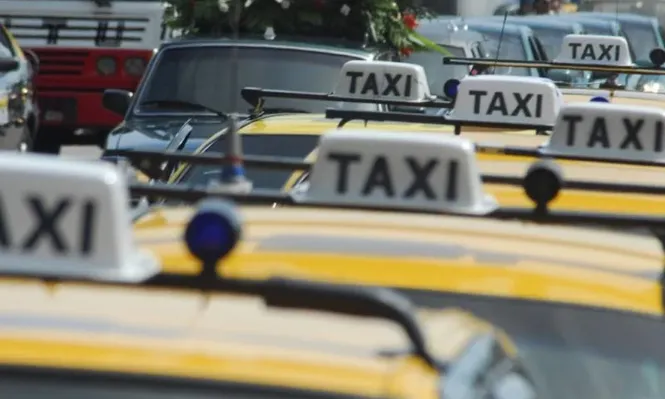 Paro de taxis desde las 17 horas