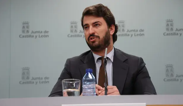 El exvicepresidente de Castilla y León, Juan García-Gallardo, ofrece una rueda de prensa en Valladolid para explicar la ruptura de su pacto de Gobierno