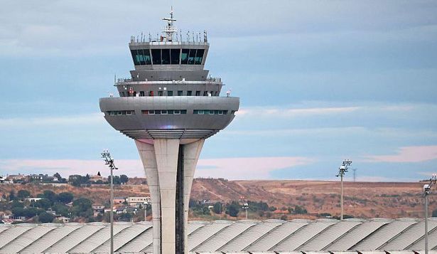 Torre de control del aeropuerto Adolfo Suárez de Madrid.